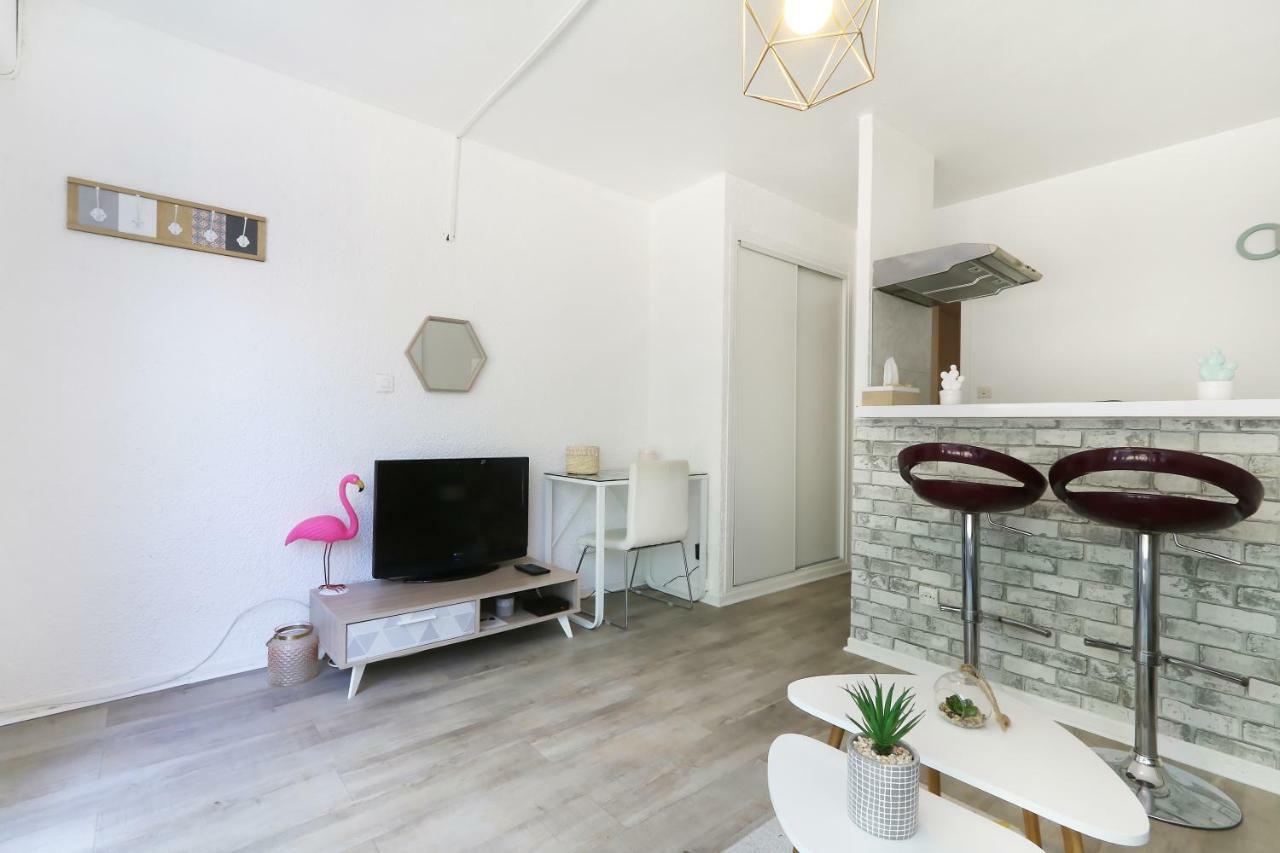 Апартаменты L Escapade, Wifi, Parking, Netflix, Appart 2Pers Монпелье Экстерьер фото
